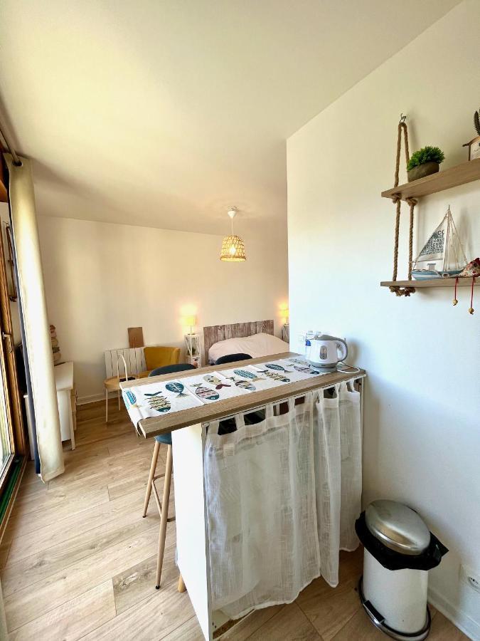 Salm, Coquet Studio Avec Balcon Ouistreham Luaran gambar